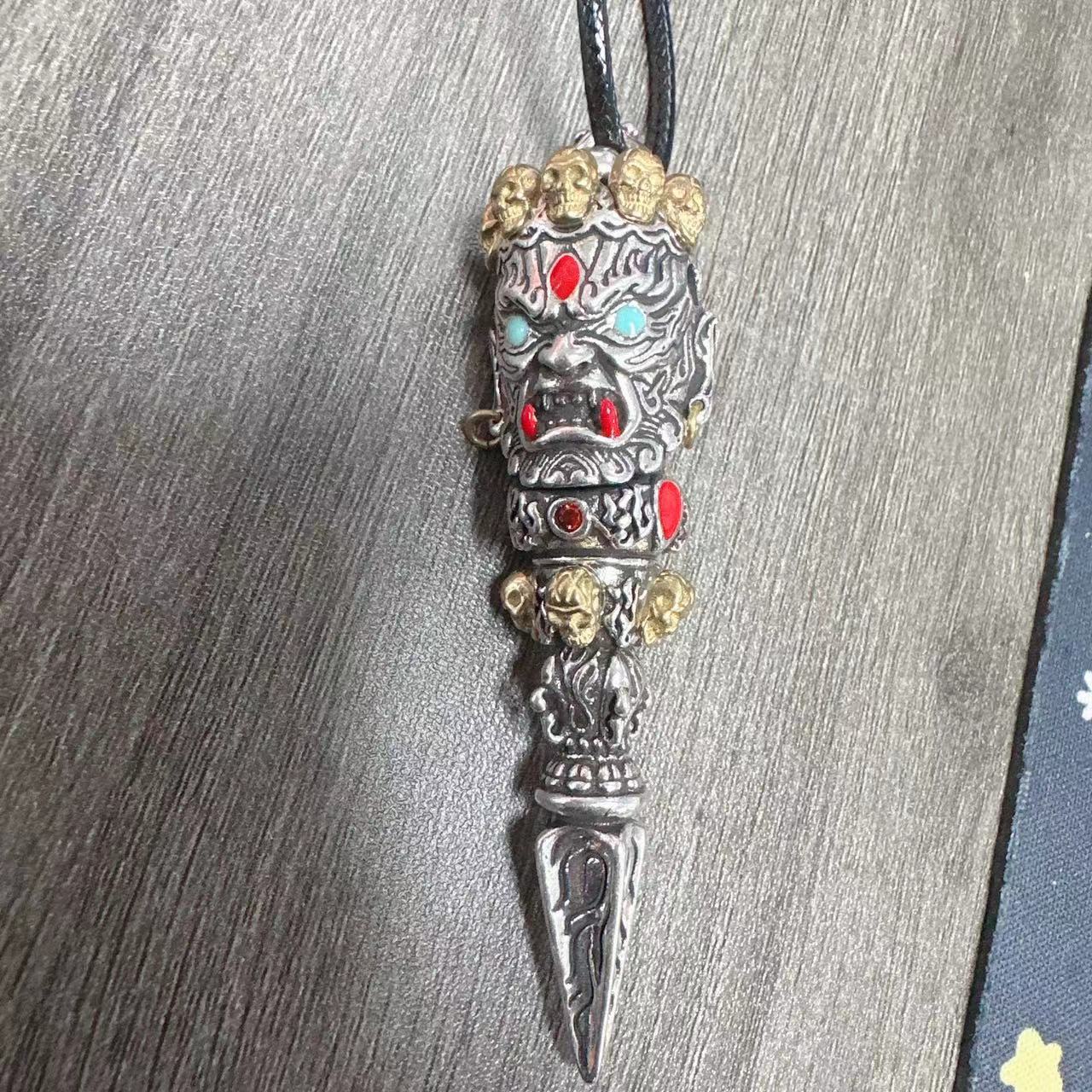 Domineering Personalized Ethnic Style Distressed Pendant Pendant