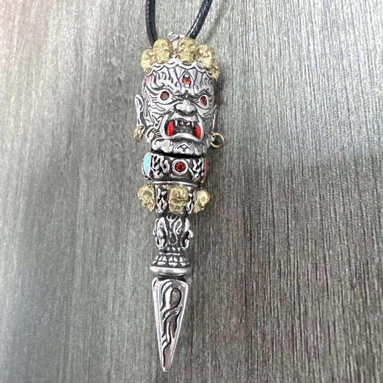 Domineering Personalized Ethnic Style Distressed Pendant Pendant