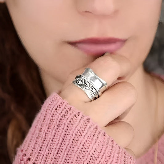 Luxury Vintage Flower-shaped Wide Face Ring